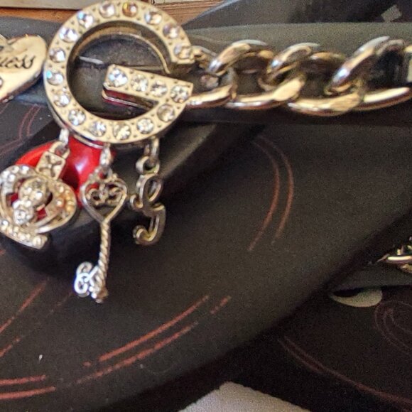 GUESS  SANDALS gently used Size 9 - Picture 7 of 11